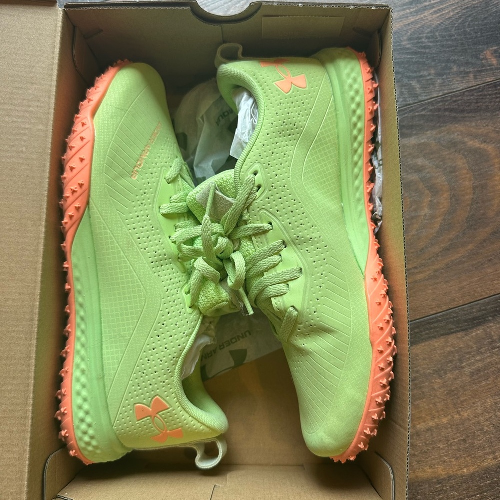 EUC Under Armour UA Shadow Turf 2.0 cleats Green - Picture 2 of 10